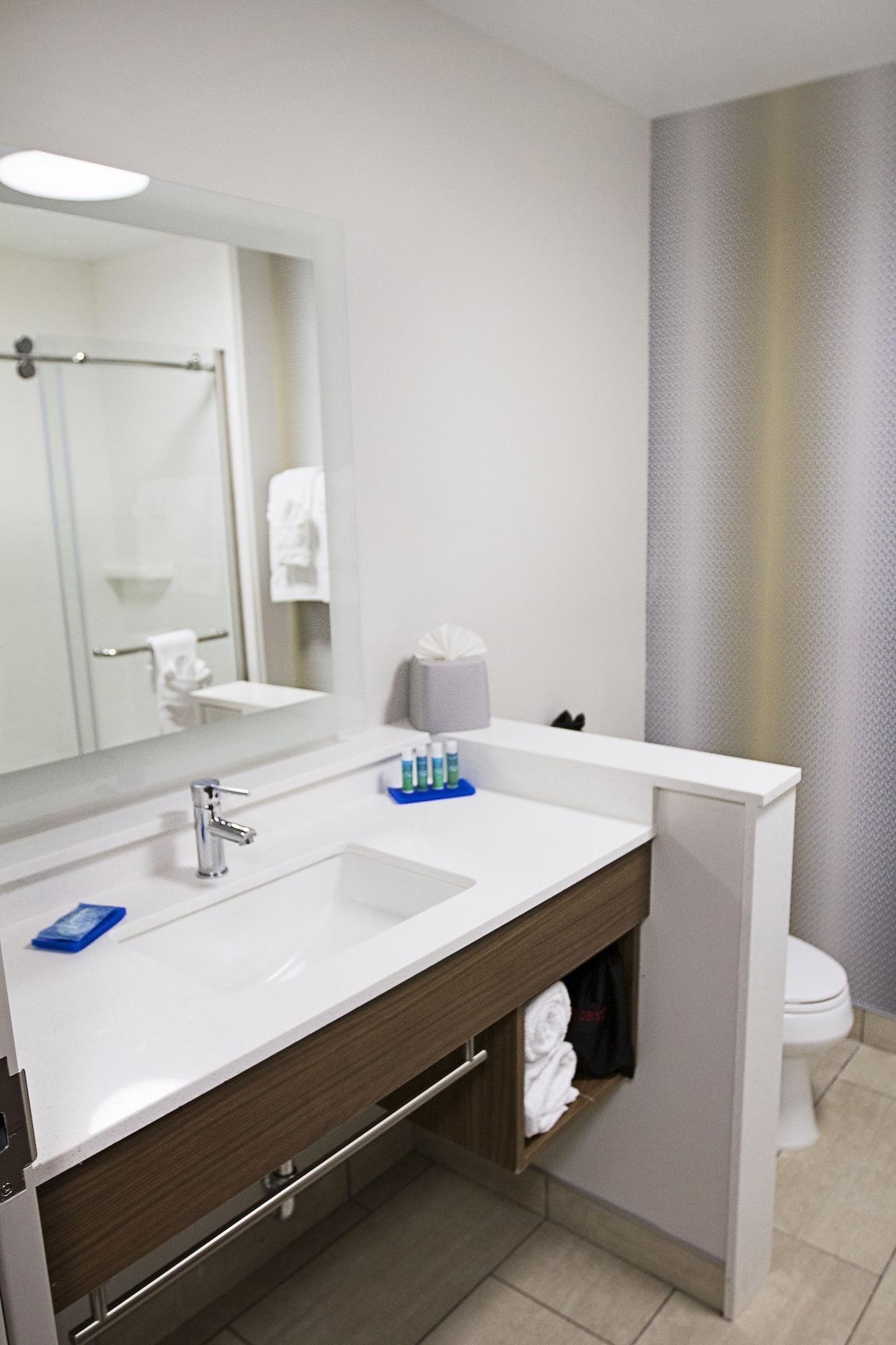 Holiday Inn Express & Suites Greenwood Mall By Ihg Dış mekan fotoğraf