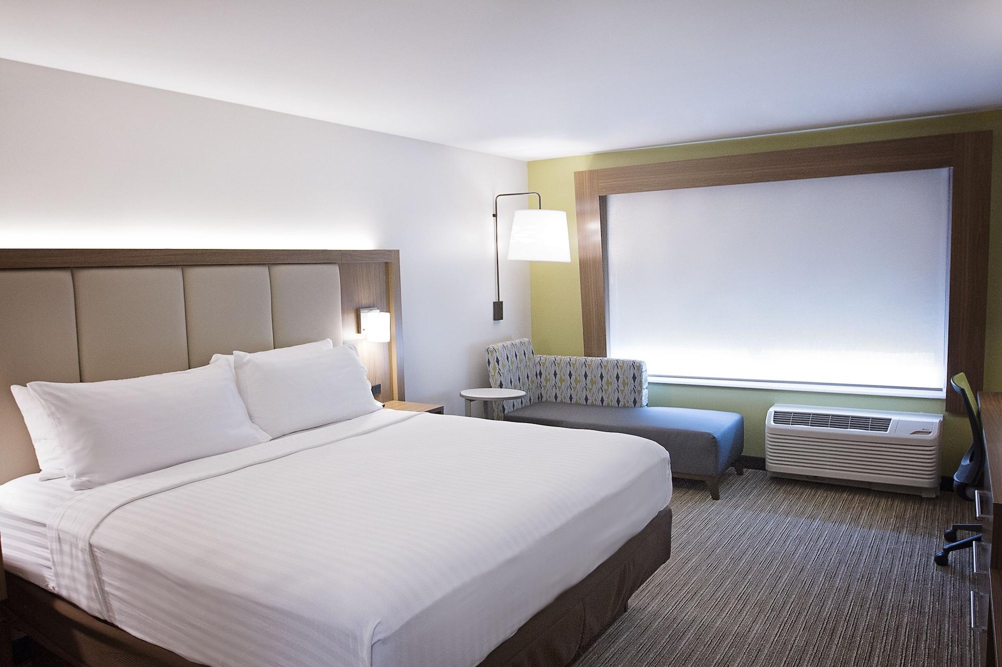 Holiday Inn Express & Suites Greenwood Mall By Ihg Dış mekan fotoğraf