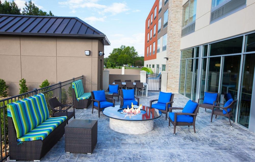 Holiday Inn Express & Suites Greenwood Mall By Ihg Dış mekan fotoğraf