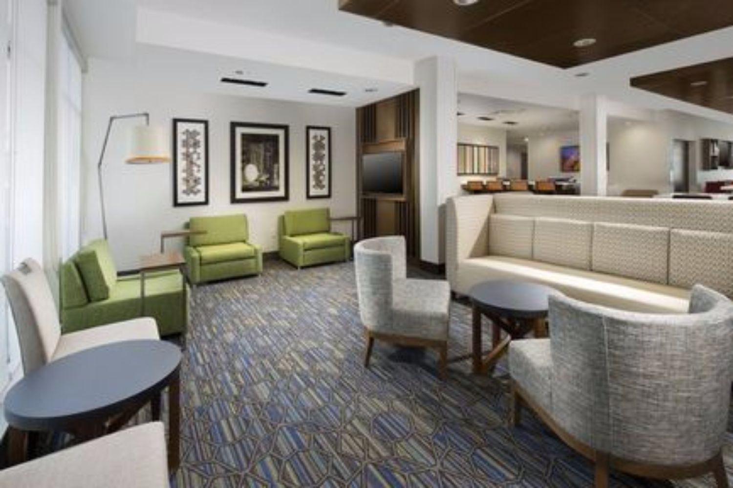 Holiday Inn Express & Suites Greenwood Mall By Ihg Dış mekan fotoğraf