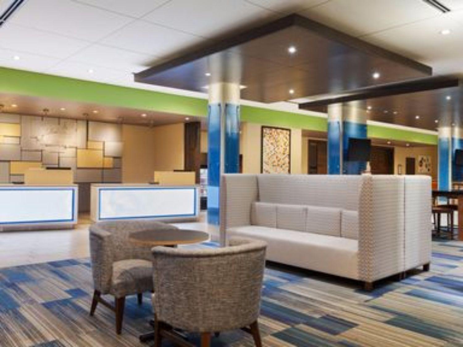 Holiday Inn Express & Suites Greenwood Mall By Ihg Dış mekan fotoğraf