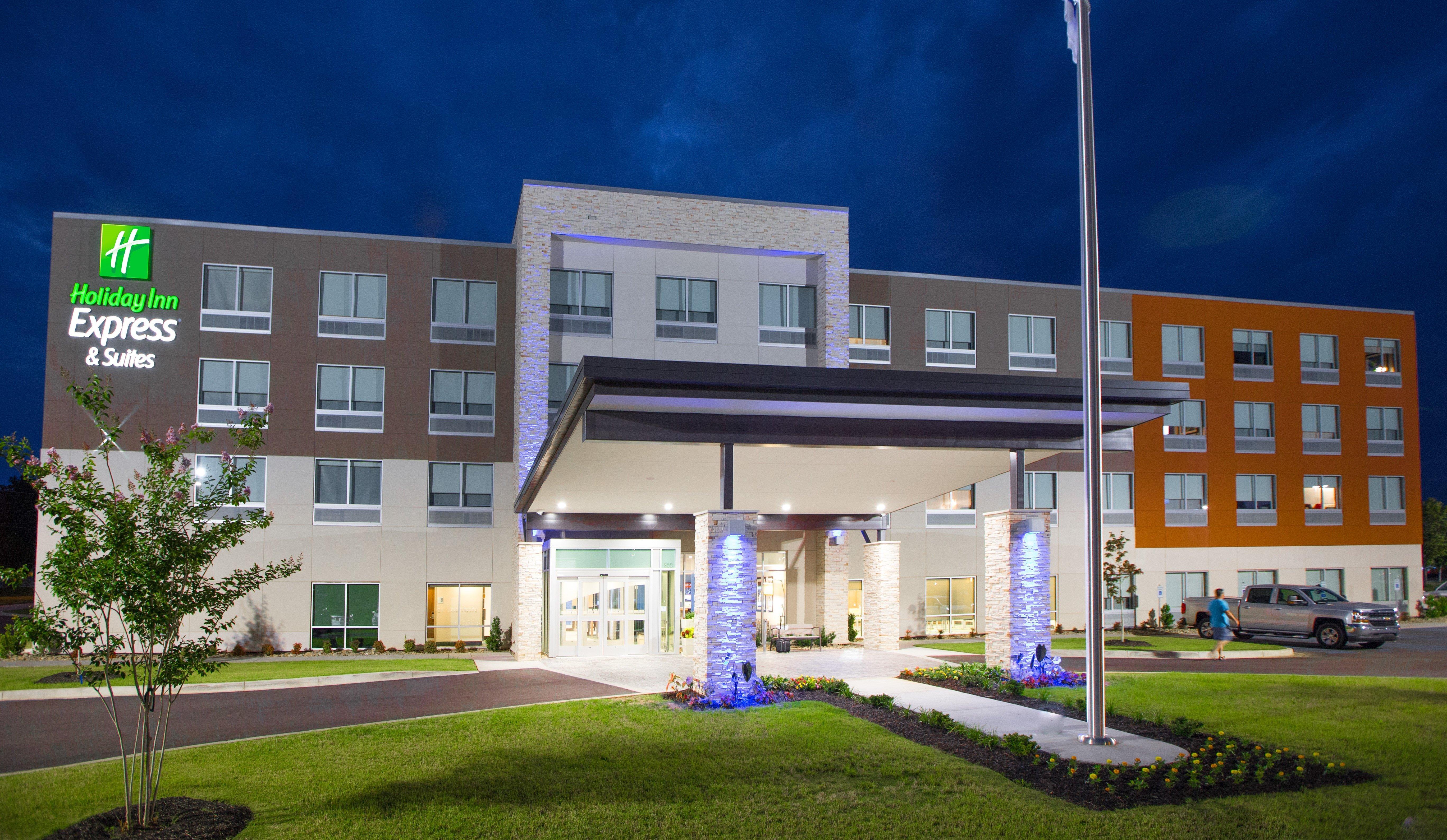 Holiday Inn Express & Suites Greenwood Mall By Ihg Dış mekan fotoğraf