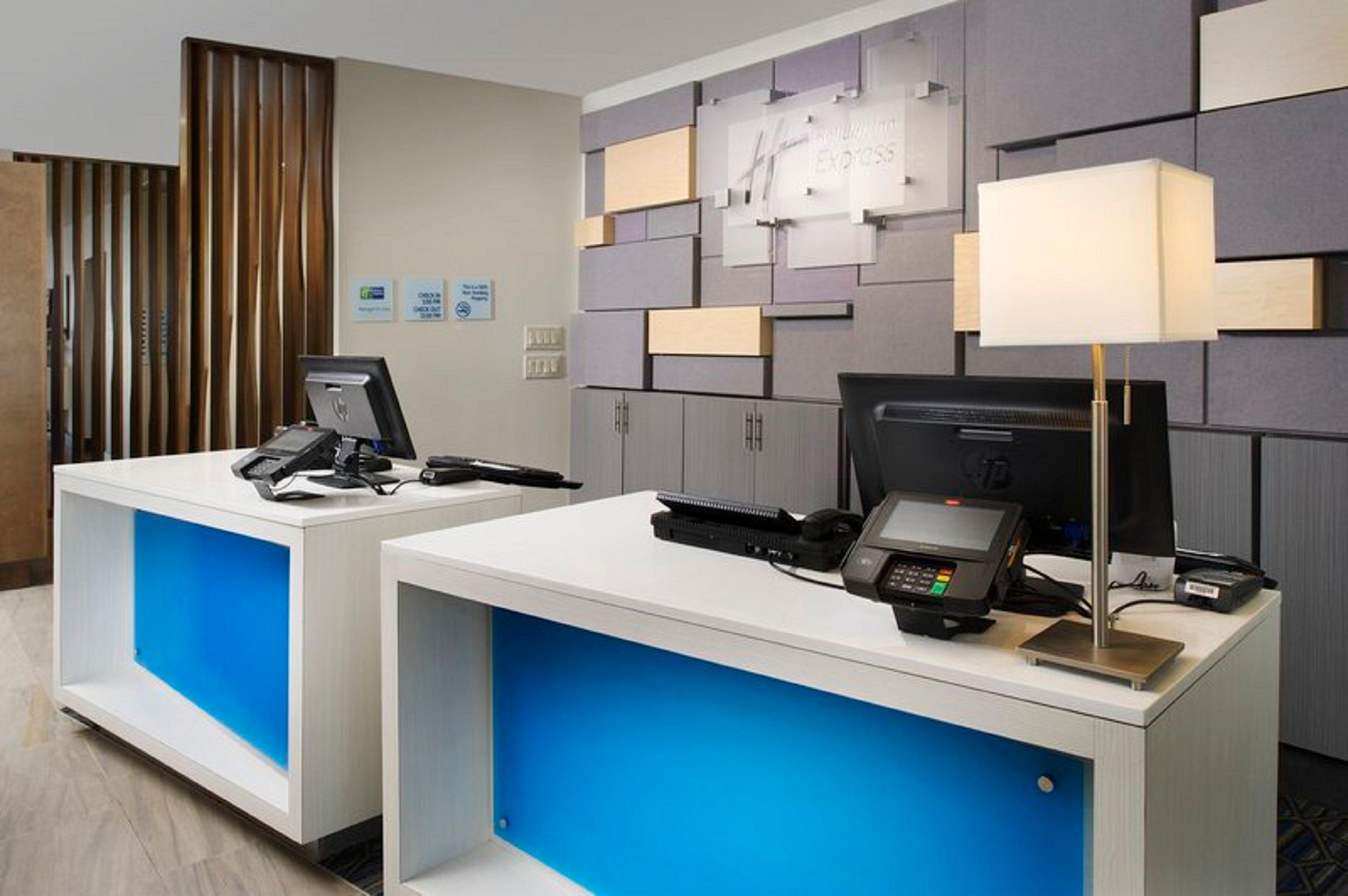 Holiday Inn Express & Suites Greenwood Mall By Ihg Dış mekan fotoğraf