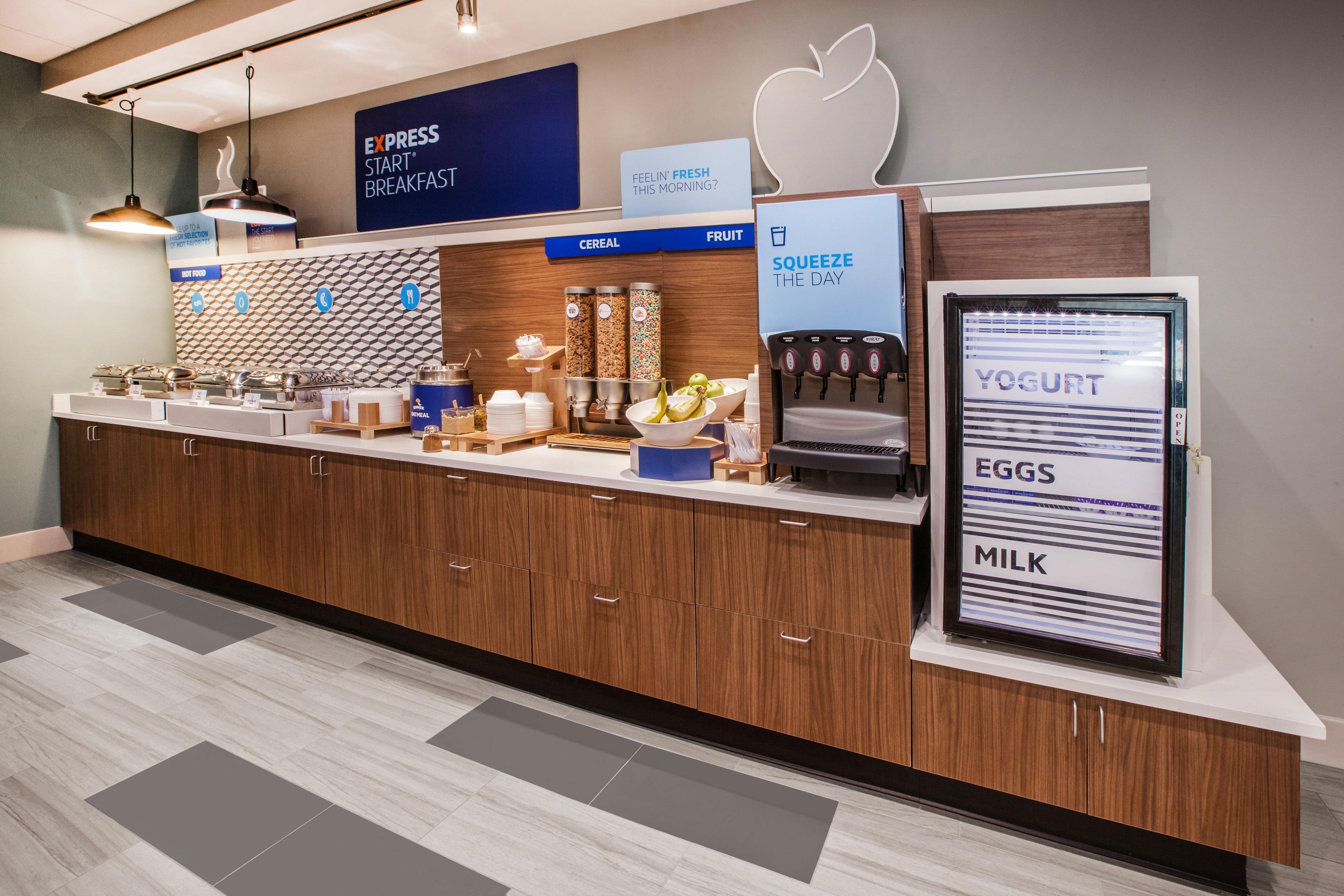 Holiday Inn Express & Suites Greenwood Mall By Ihg Dış mekan fotoğraf