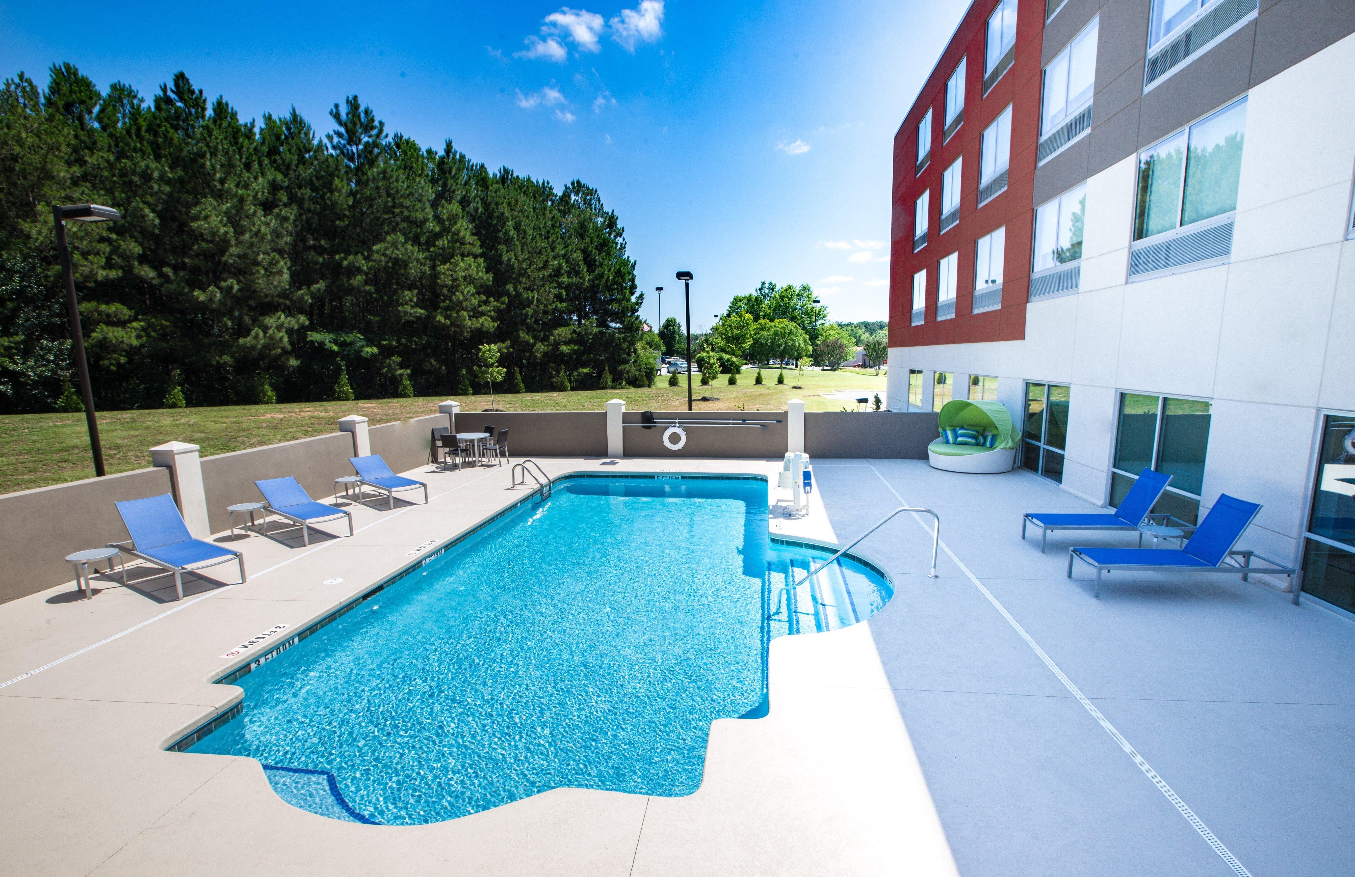 Holiday Inn Express & Suites Greenwood Mall By Ihg Dış mekan fotoğraf