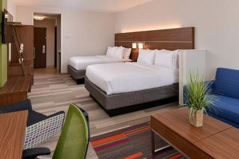 Holiday Inn Express & Suites Greenwood Mall By Ihg Dış mekan fotoğraf