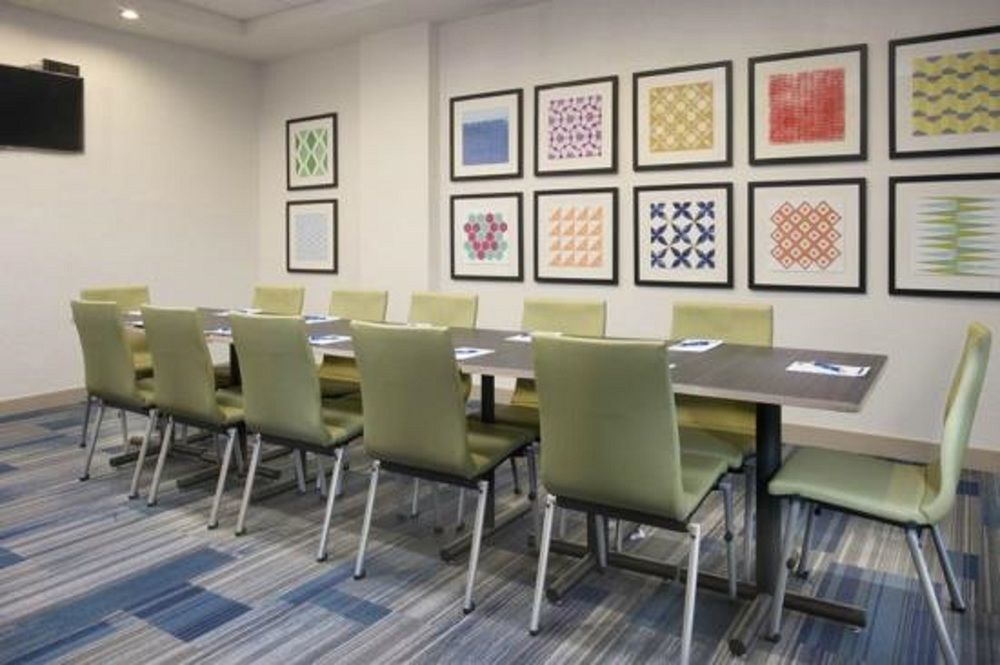 Holiday Inn Express & Suites Greenwood Mall By Ihg Dış mekan fotoğraf